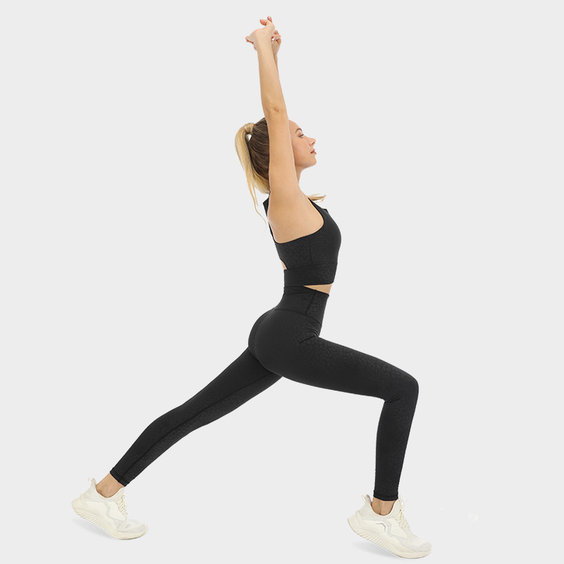 Mujeres Conjuntos de yoga sin costuras 2 piezas Estampado de leopardo negro Tops deportivos personalizados Gimnasio Gimnasio Entrenamiento deportivo Cintura alta Control de abdomen Leggings al por mayor